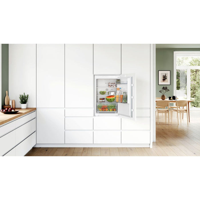 Bosch Series 2 KIR21NSE0 B/I Larder Fridge - Unbeatable Bathrooms