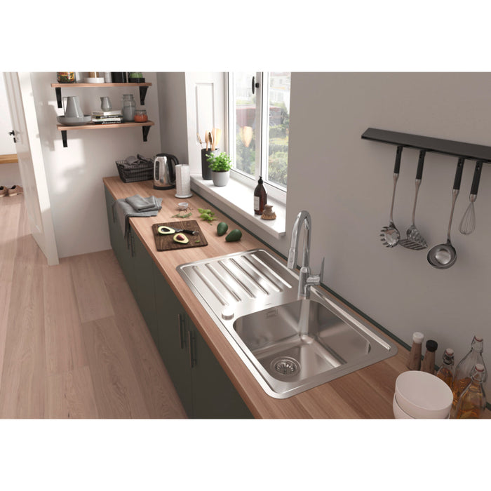 Hansgrohe Focus M42 Single Lever Kitchen Mixer 220 with Pull-Out Spray, 2 Spray Modes - Unbeatable Bathrooms