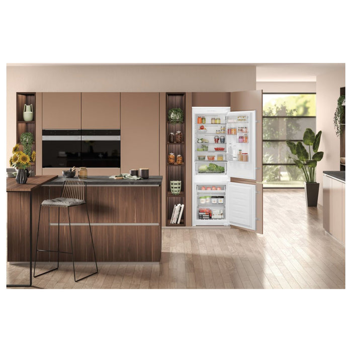 Hotpoint HTC18 T112 UK B/I Total No Frost 70/30 Fridge Freezer - Unbeatable Bathrooms