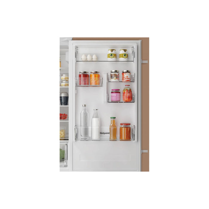 Hotpoint HTC18 T112 UK B/I Total No Frost 70/30 Fridge Freezer - Unbeatable Bathrooms