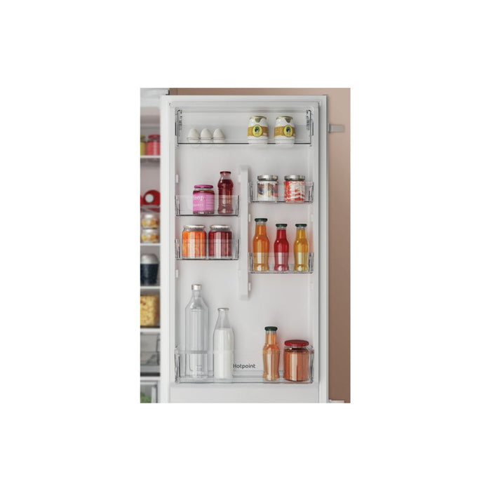 Hotpoint HTC20 T322 UK B/I Total NoFrost 70/30 Fridge Freezer - Unbeatable Bathrooms