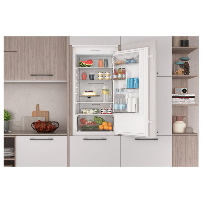 Indesit INC18 T112 UK B/I Frost Free 70/30 Fridge Freezer - Unbeatable Bathrooms