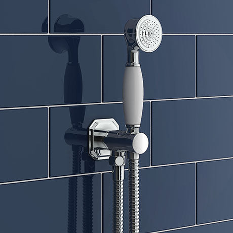 Chatsworth Traditional Outlet Elbow with Parking Bracket, Flex & Handset - Unbeatable Bathrooms