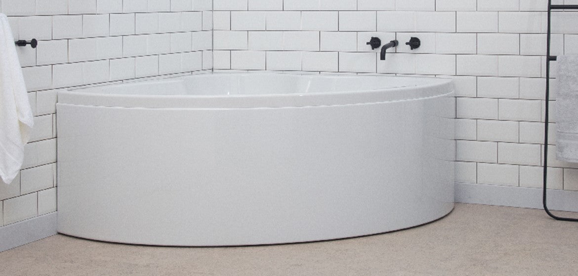 Carron Monarch 1300mm x 1300mm Carronite Corner Bath - White - Unbeatable Bathrooms