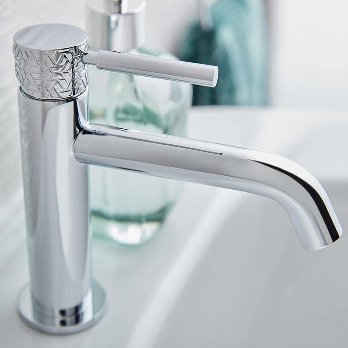 Vado Omika Single Lever Mono Basin Mixer with Universal Waste - Unbeatable Bathrooms
